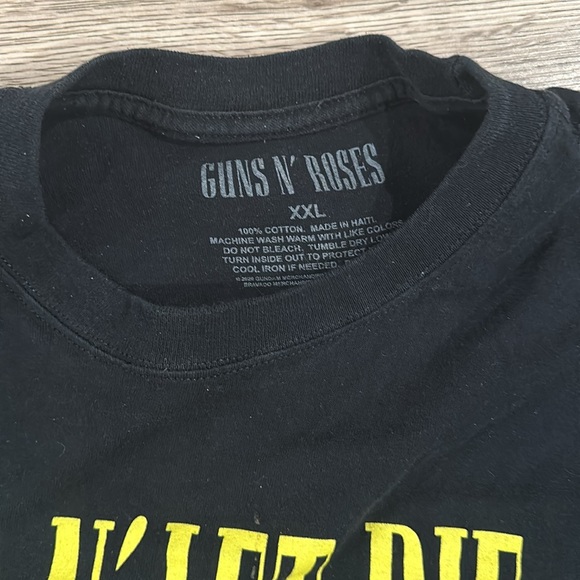 RARE Guns N Roses Shirt Live N' Let Die C0VID 45 GNR RARE OOP - Picture 2 of 3